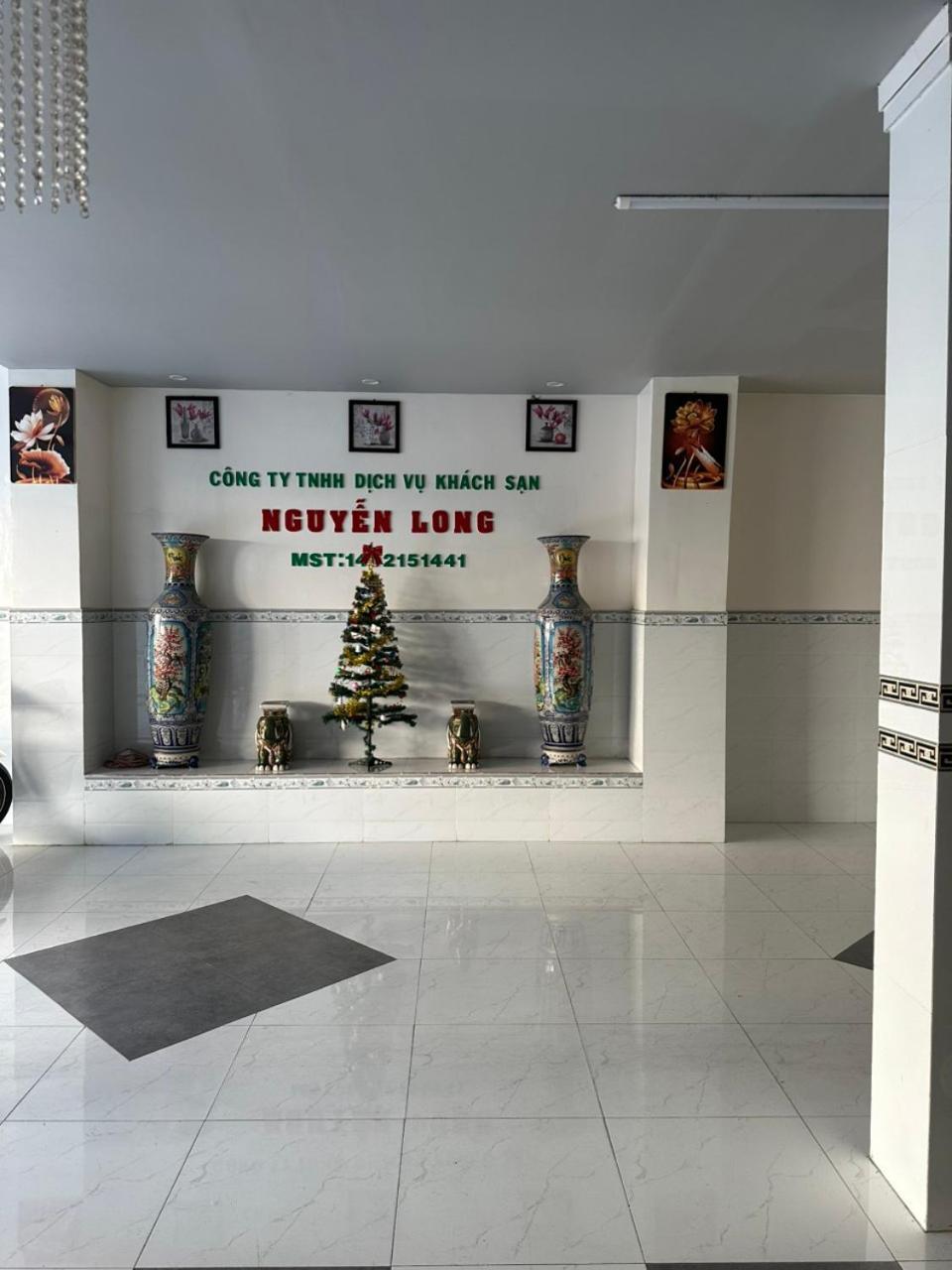 Khach San Nguyen Long Hotel Ap Thap Muoi Exterior photo