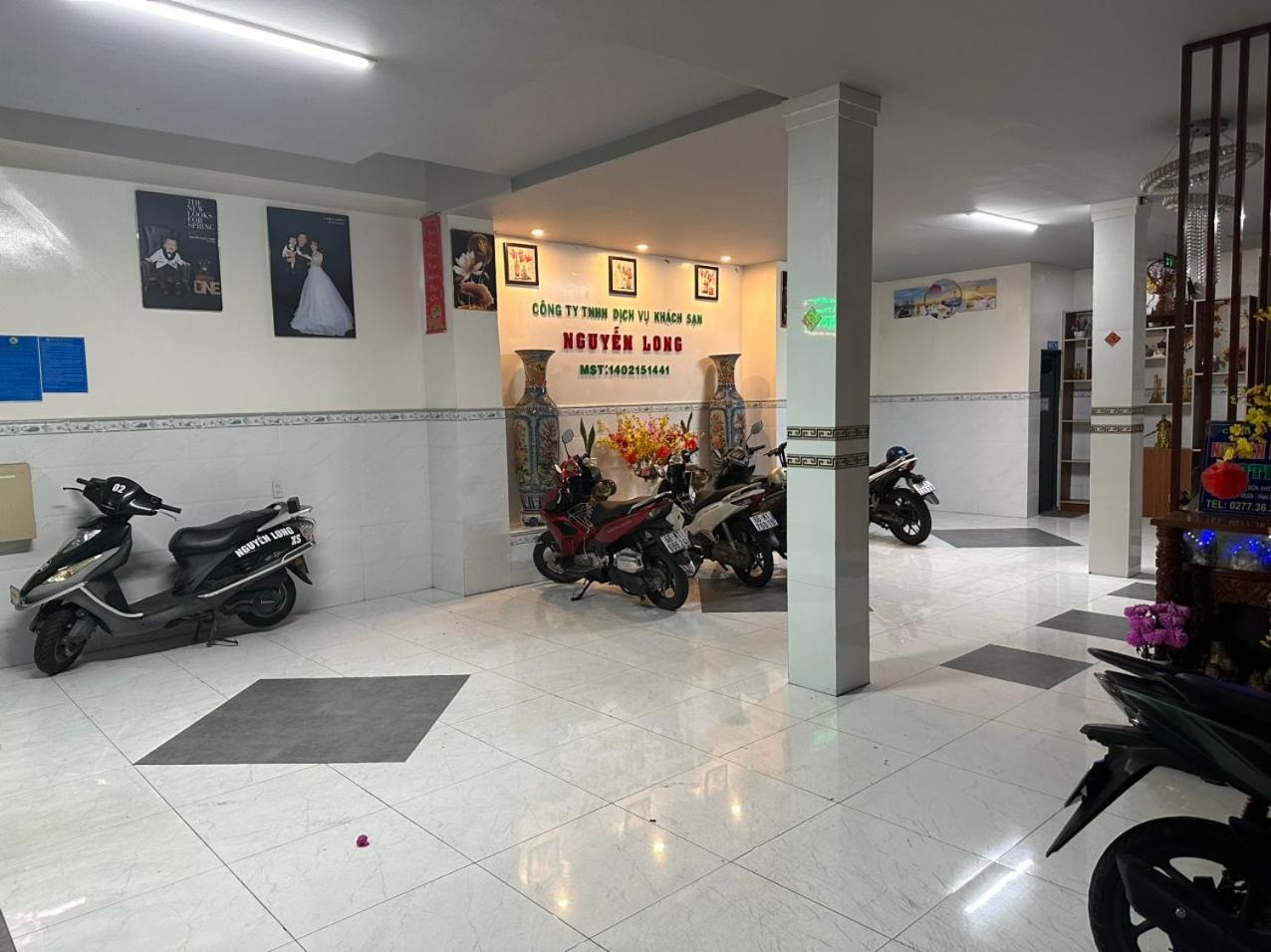 Khach San Nguyen Long Hotel Ap Thap Muoi Exterior photo
