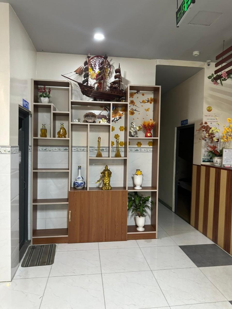 Khach San Nguyen Long Hotel Ap Thap Muoi Exterior photo