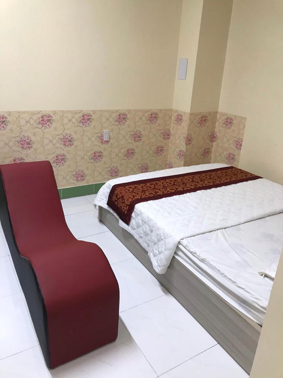 Khach San Nguyen Long Hotel Ap Thap Muoi Exterior photo