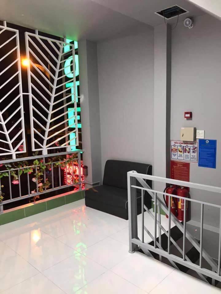 Khach San Nguyen Long Hotel Ap Thap Muoi Exterior photo