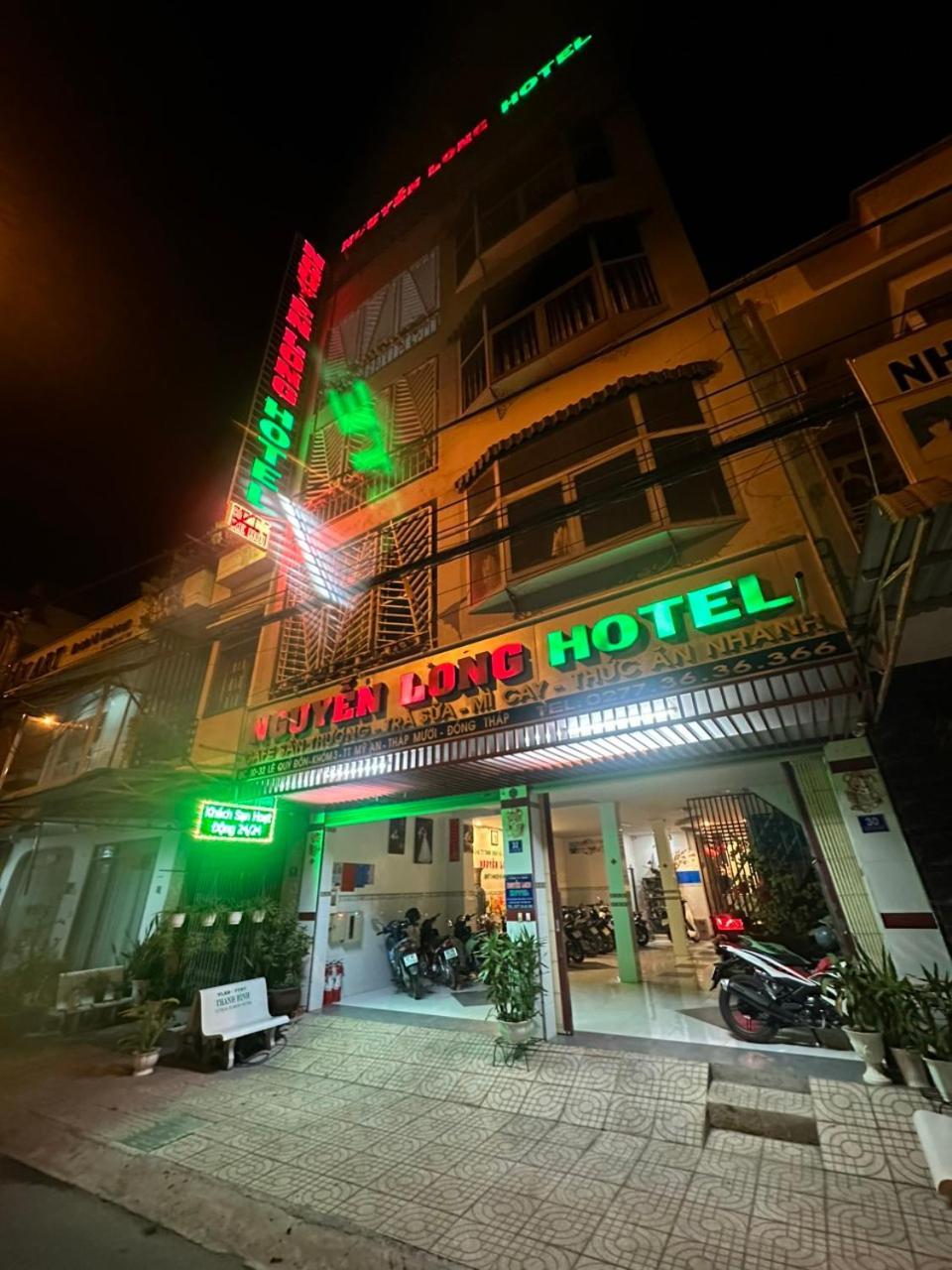 Khach San Nguyen Long Hotel Ap Thap Muoi Exterior photo