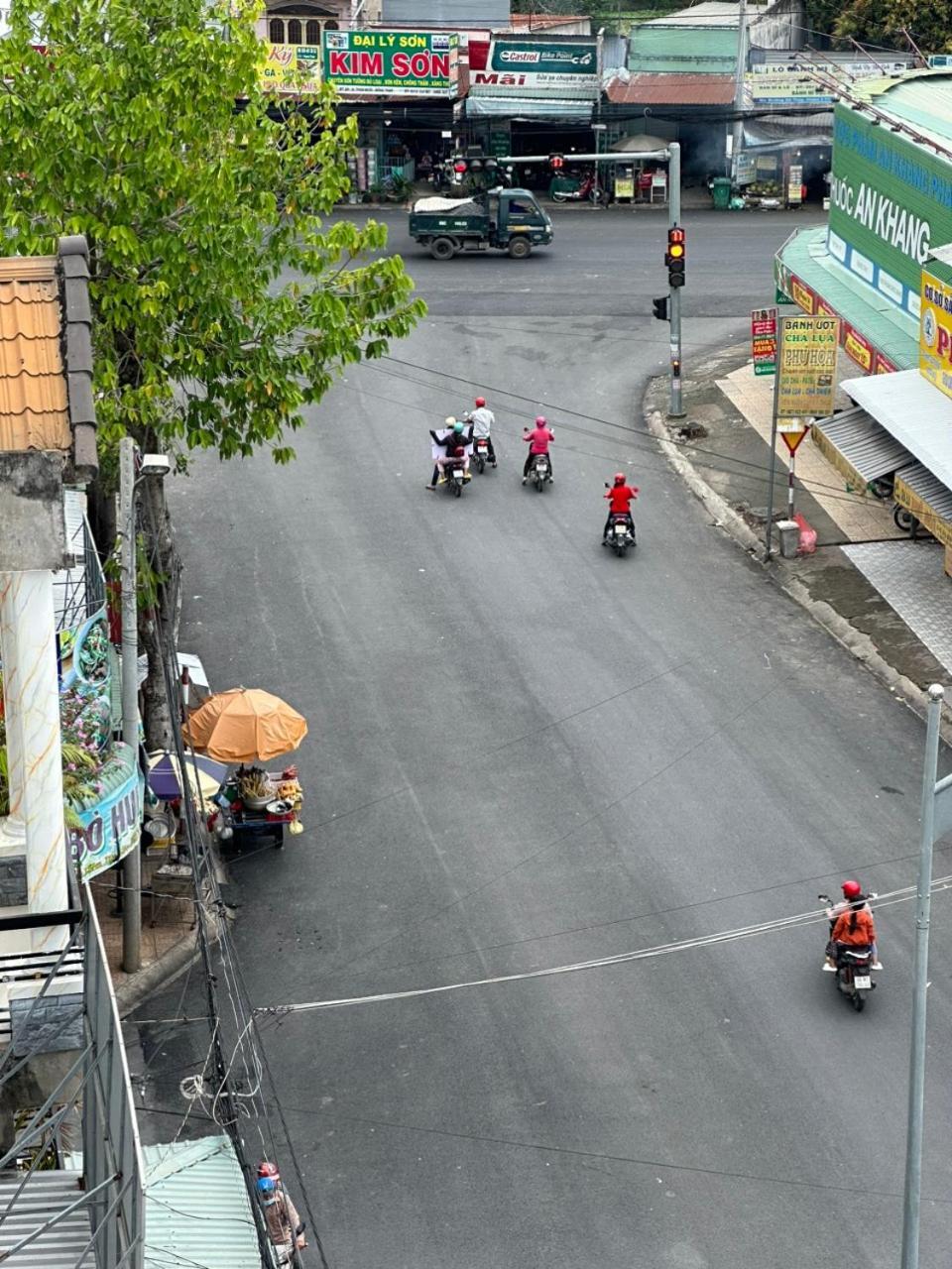 Khach San Nguyen Long Hotel Ap Thap Muoi Exterior photo